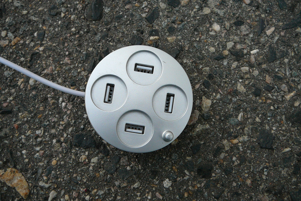 USB багато не буває. 2