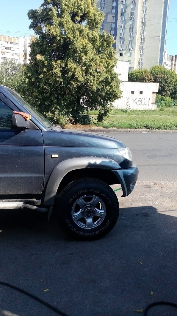 Bridgestone dueler at 235/85/16 або нові тапки на старе відро 1
