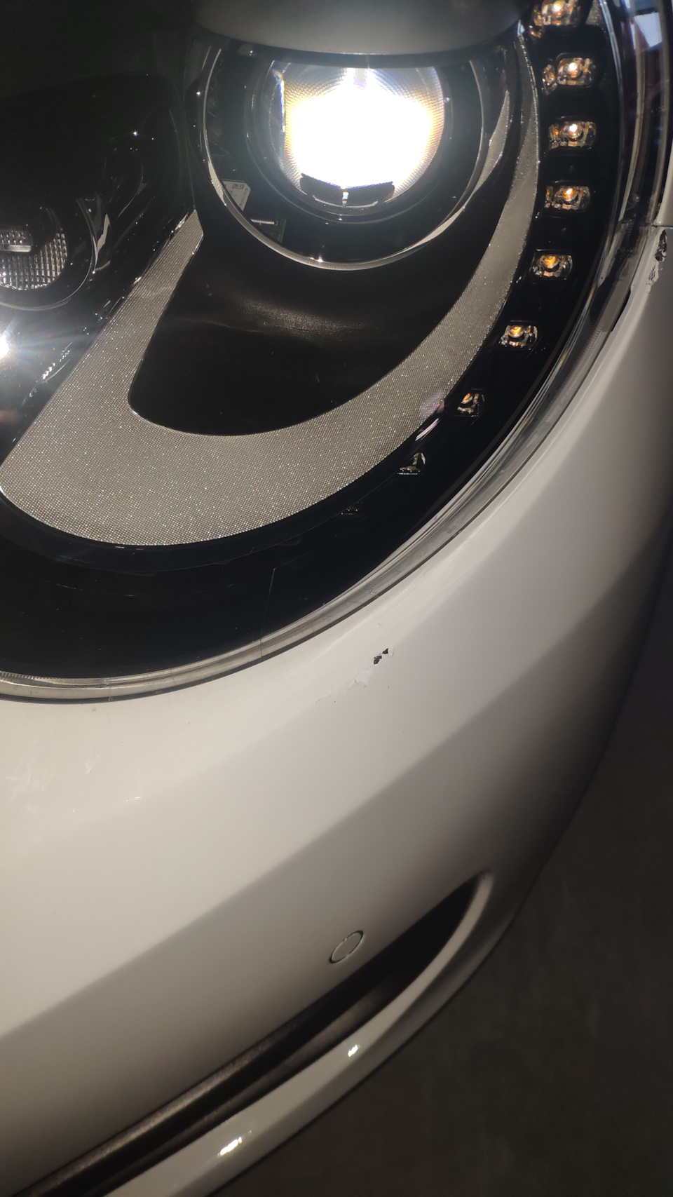 Спроба викрасти фари - VW Beetle 5С 4