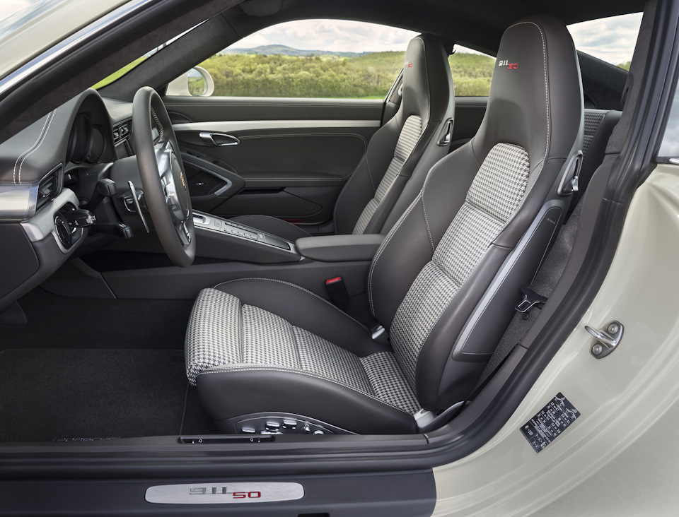 Перешив Recaro Pole Position в ткань Porsche Pepita 1