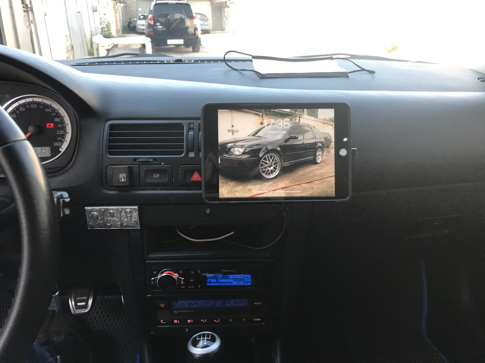 Підставка під телефон та iPad 1