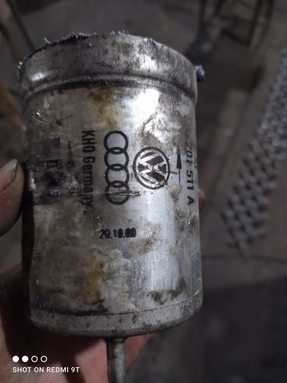 Зміна паливного фільтра та встановлення правої лампи задньої протитуманки. 5