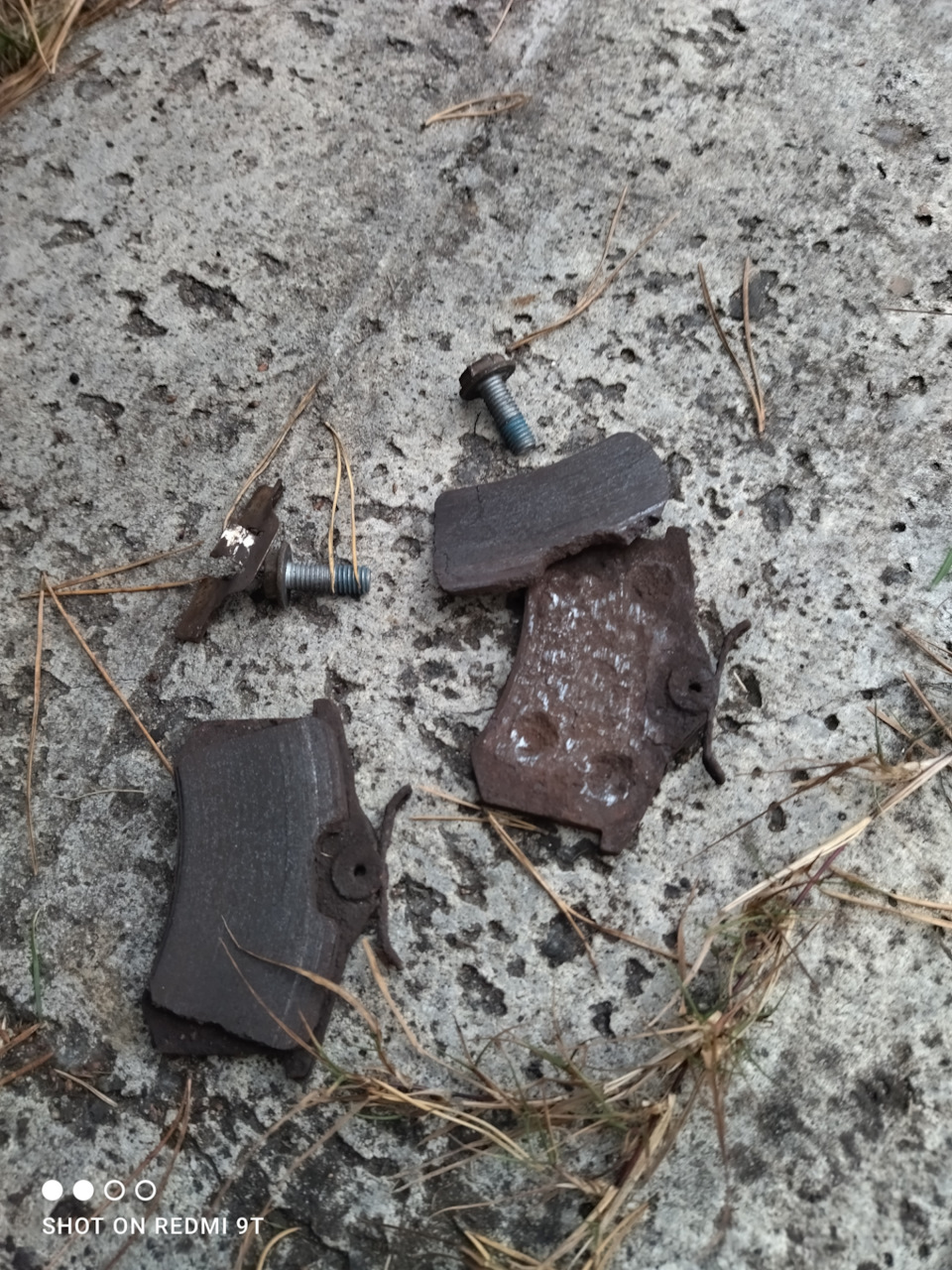 Заміна задніх гальмівних колодок і двірники( запис для себе) 4