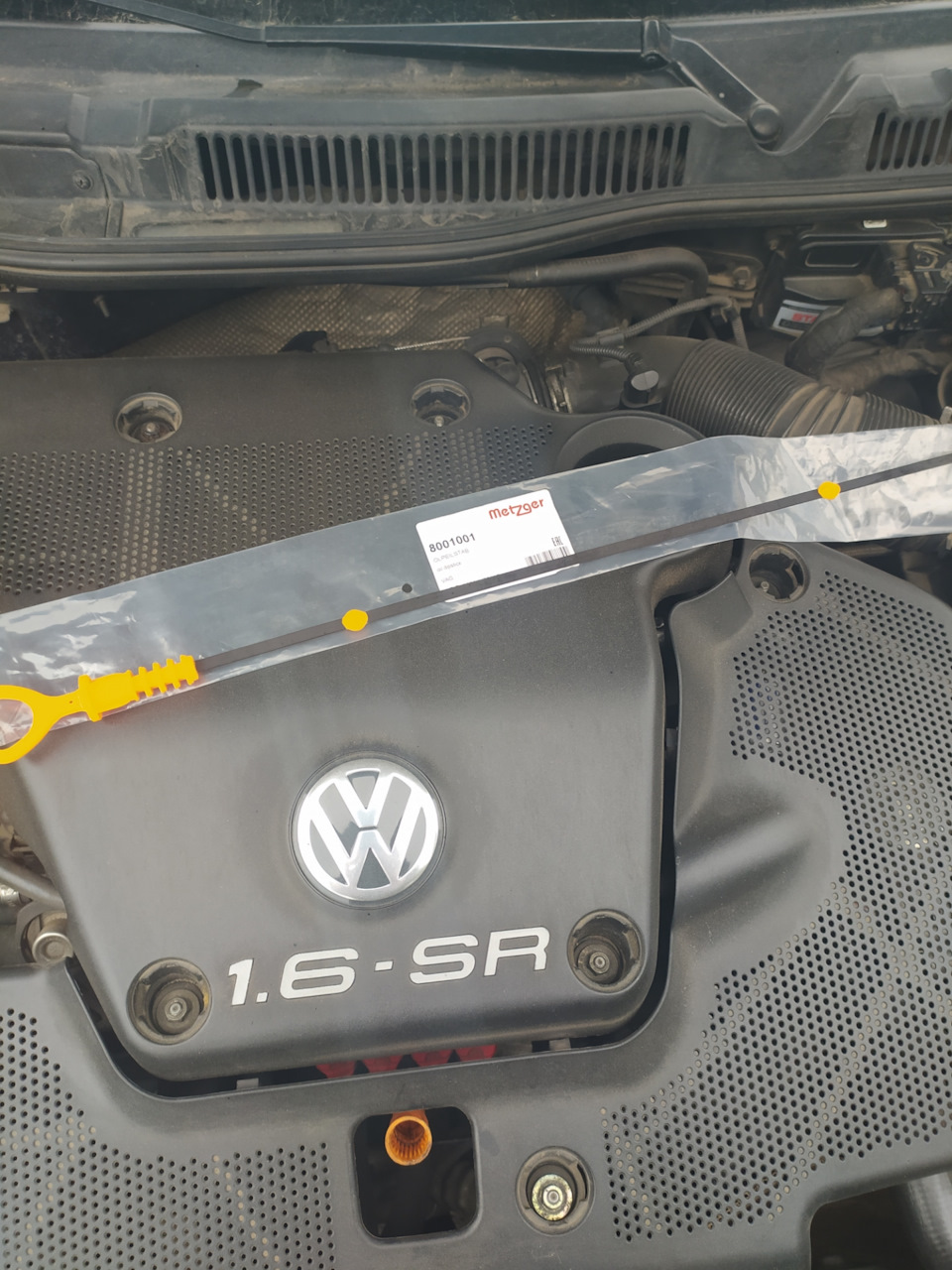 Заміна масляного щупа VW Borа 1.6 АКL та паливного насоса. 2