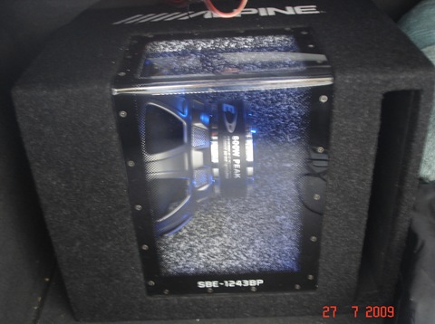 Сабік Alpine, підсилок Blaupunkt, і колонки Herz! 3