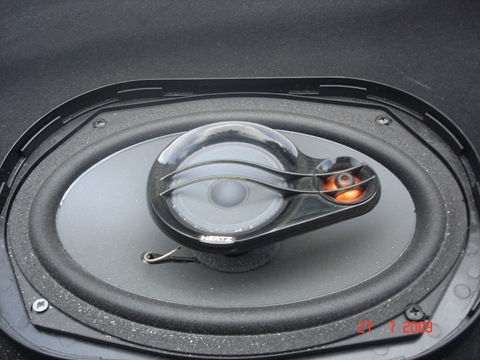 Сабік Alpine, підсилок Blaupunkt, і колонки Herz! 2