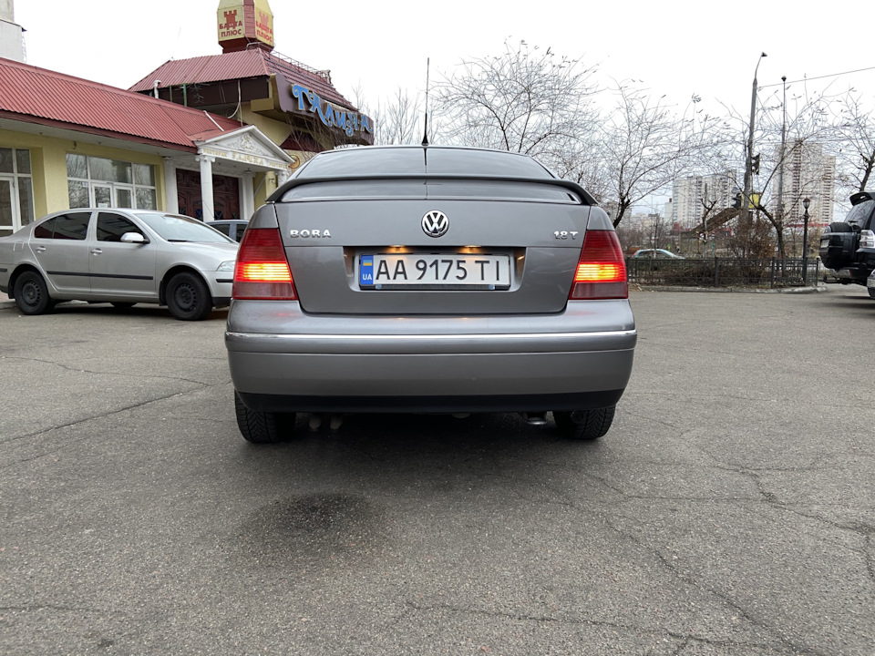 Губа V6(vr6) у колір та спойлер Oettinger 5