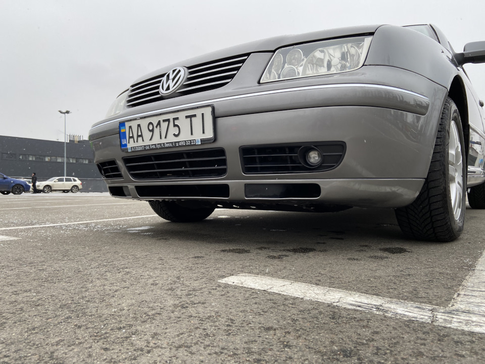 Губа V6(vr6) у колір та спойлер Oettinger 3