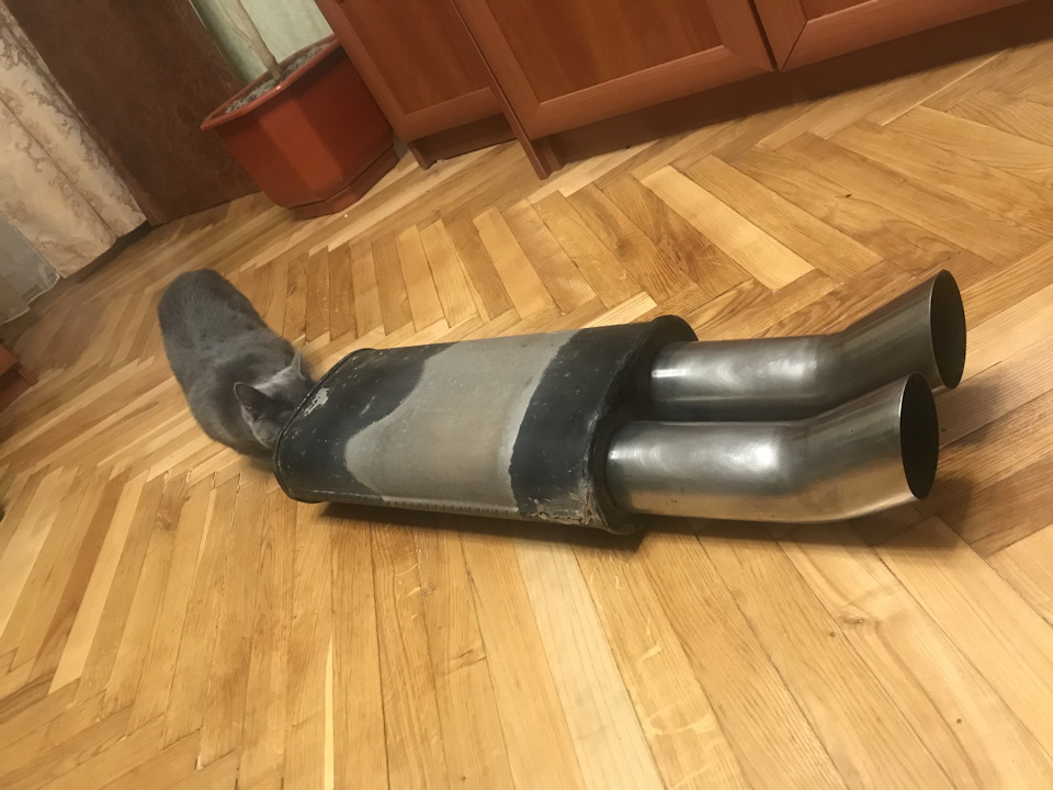 Вихлоп … але їхати швидше не стала))) 1