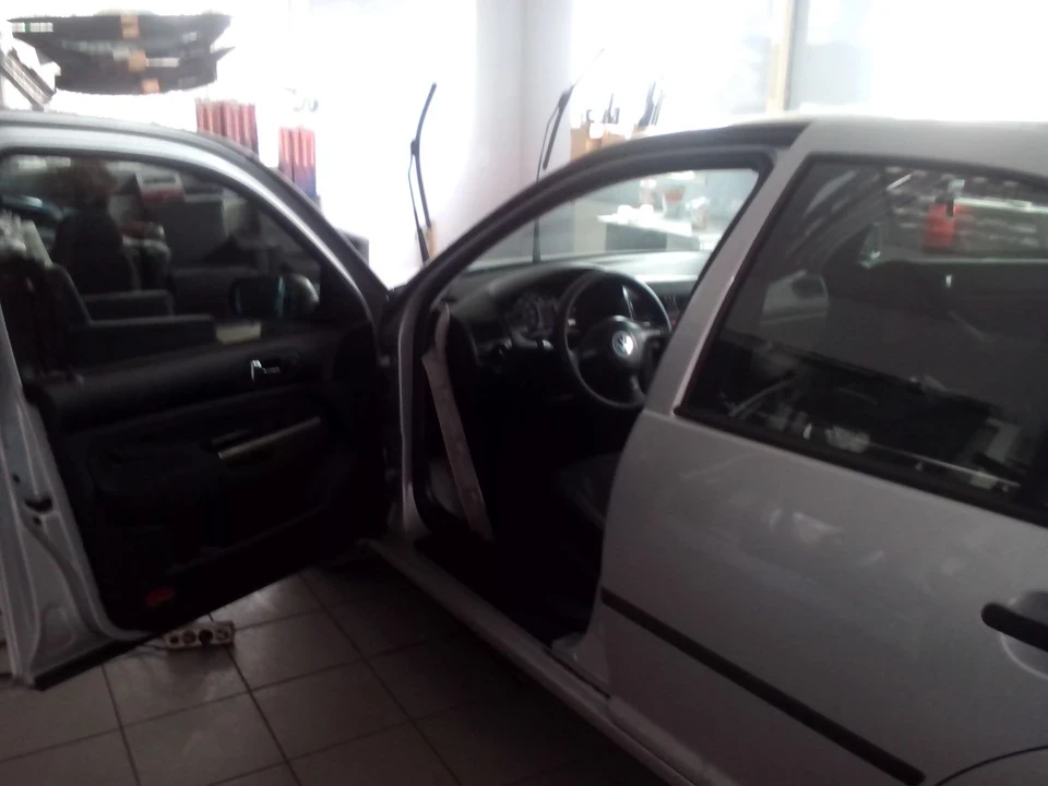 До літа готовий або Suntek Infinity 20% в коло)