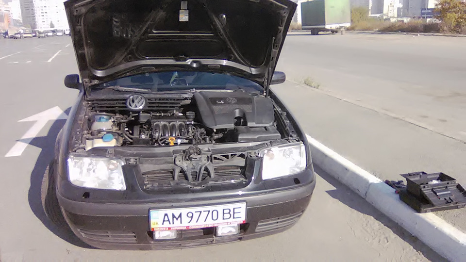Заміна Головного радіатора VW Bora 1.6BFQ (другий раз на рік) 1