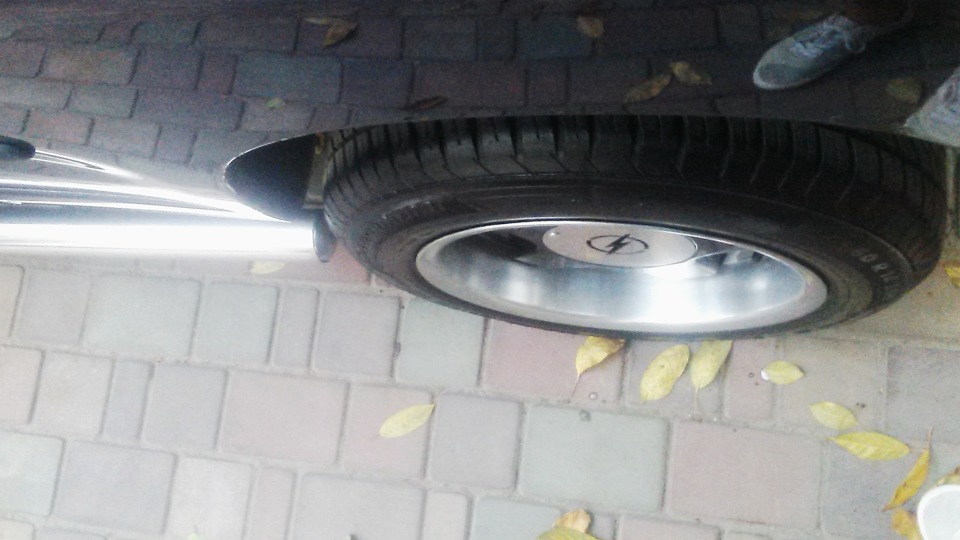 DEZENT R14 перед 7J ET25 зад 8J ET15 4