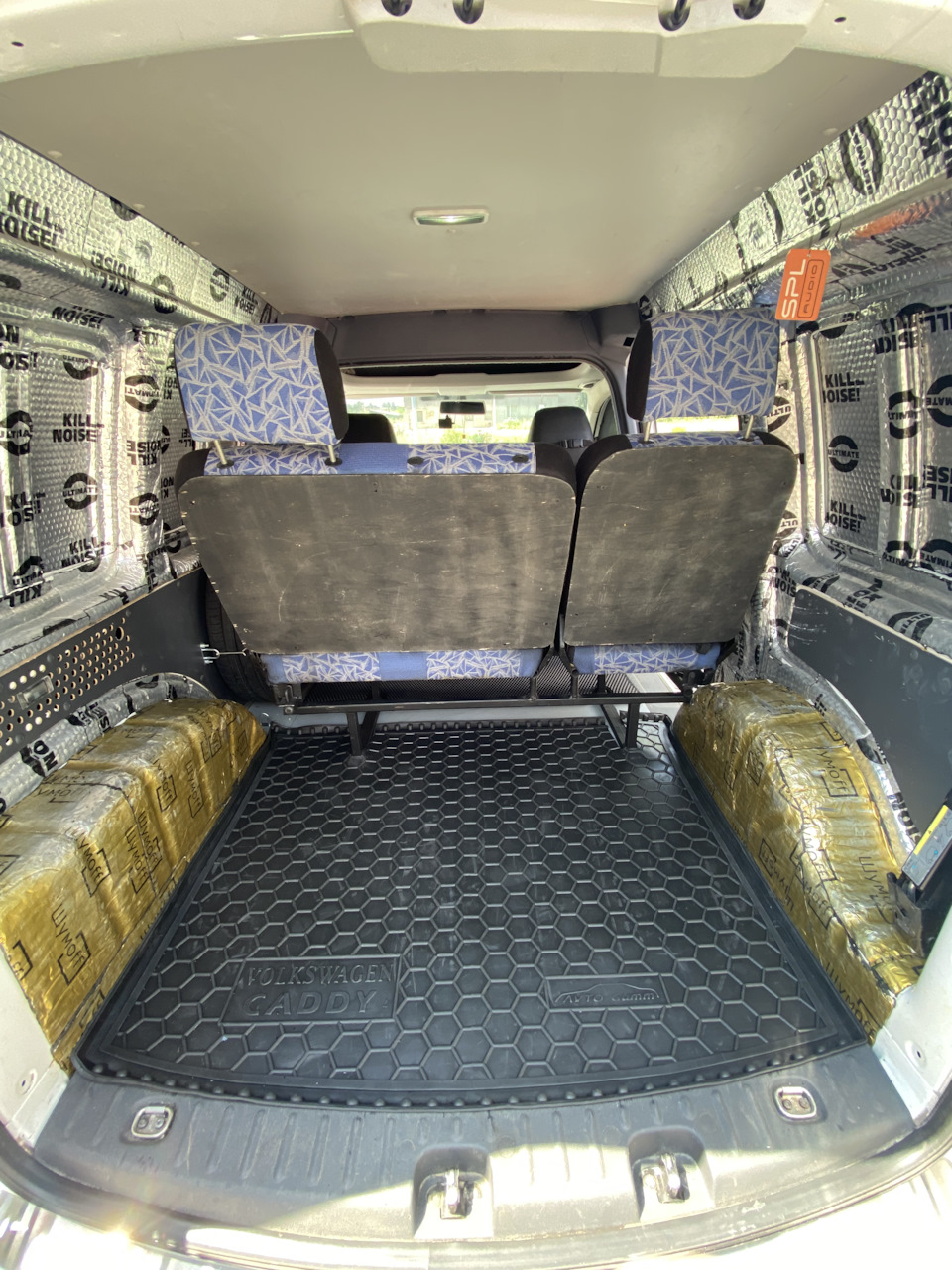 Обшивка стінок та арок вантажного відсіку Caddy 1