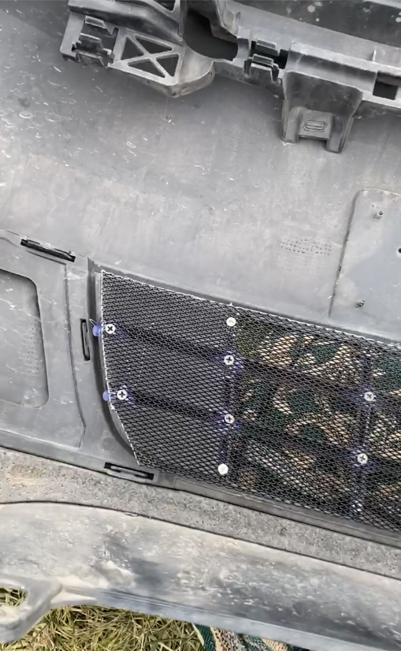 Сітка в передній бампер Caddy 5