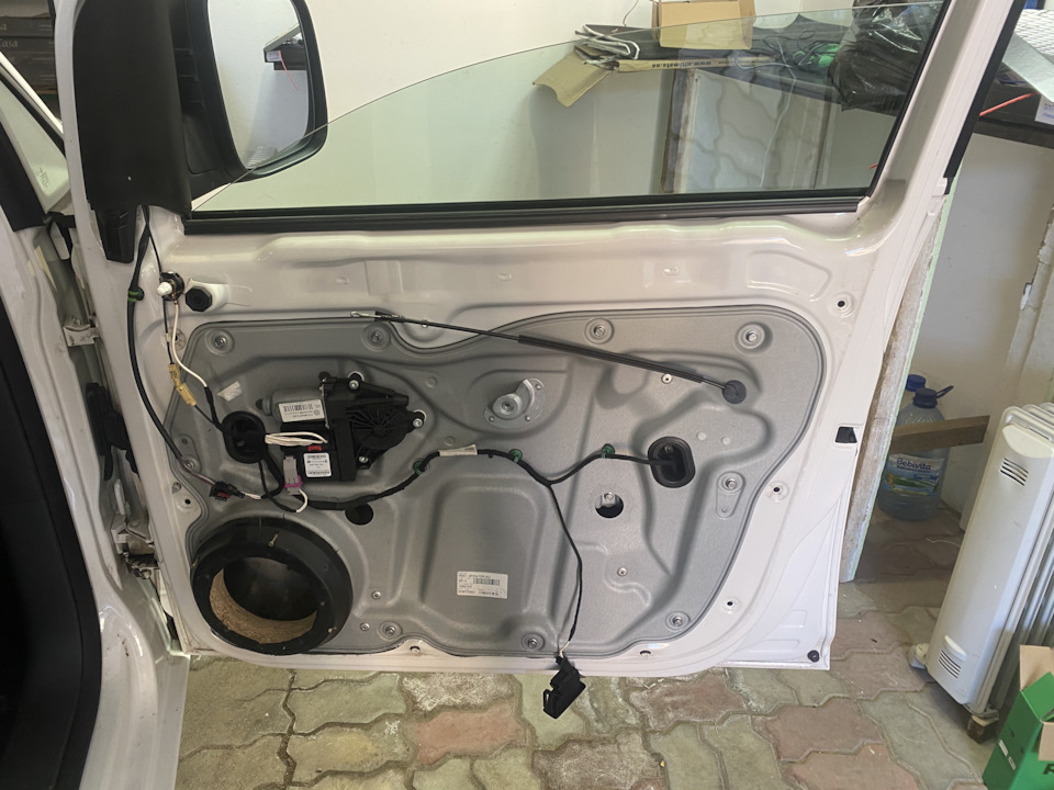Шумоізоляція дверей Caddy 1