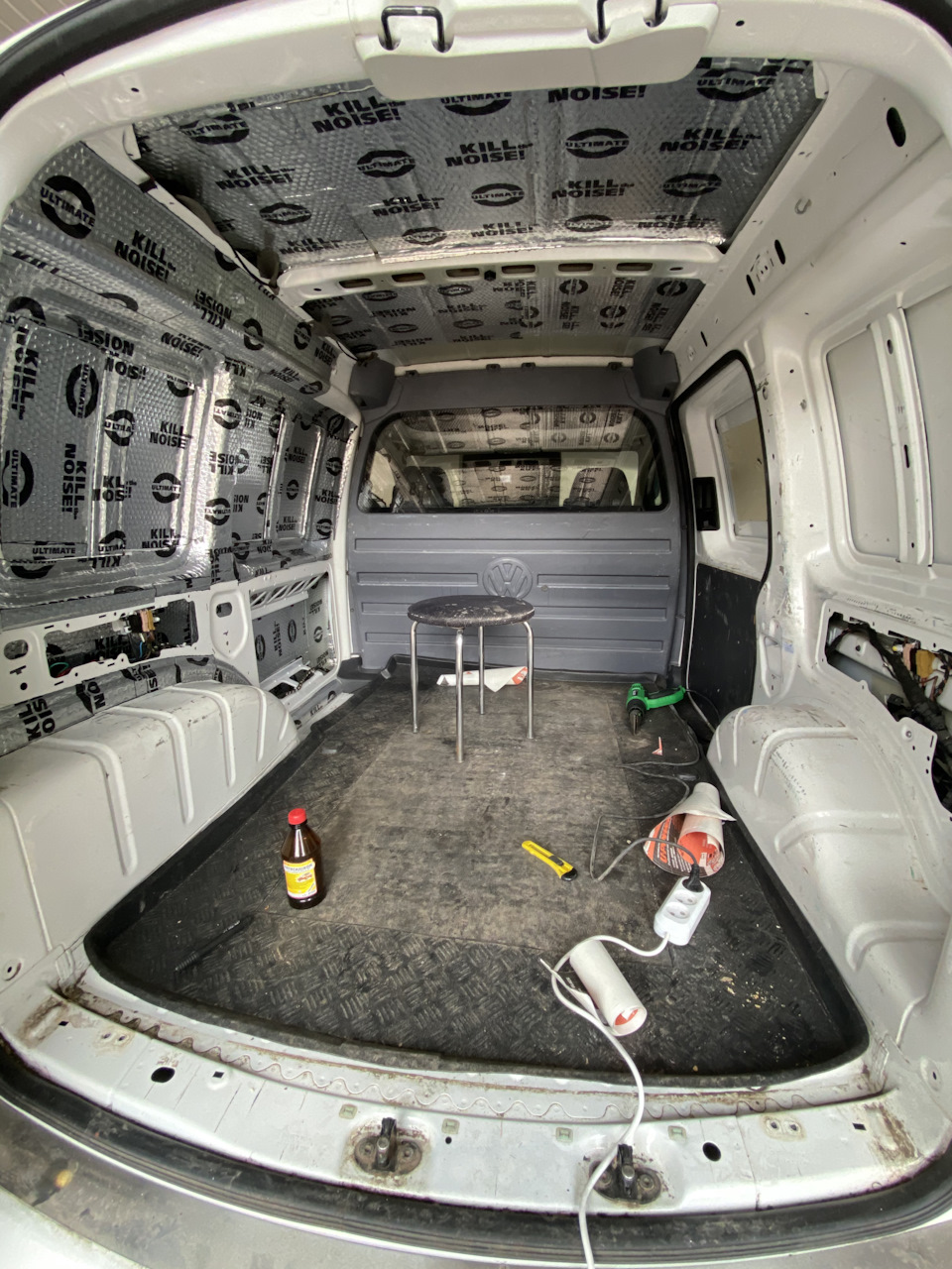 Шумоізоляція вантажного відсіку Caddy 1