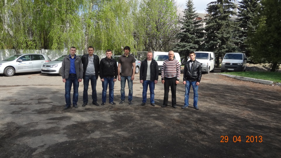 пофоткалися офісом) 2