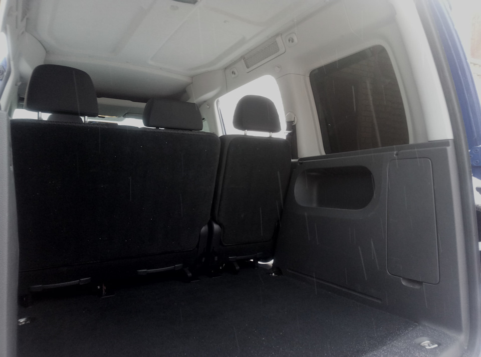 Продам салон ТЕМНИЙ Volkswagen Caddy (Кадді) Life 5