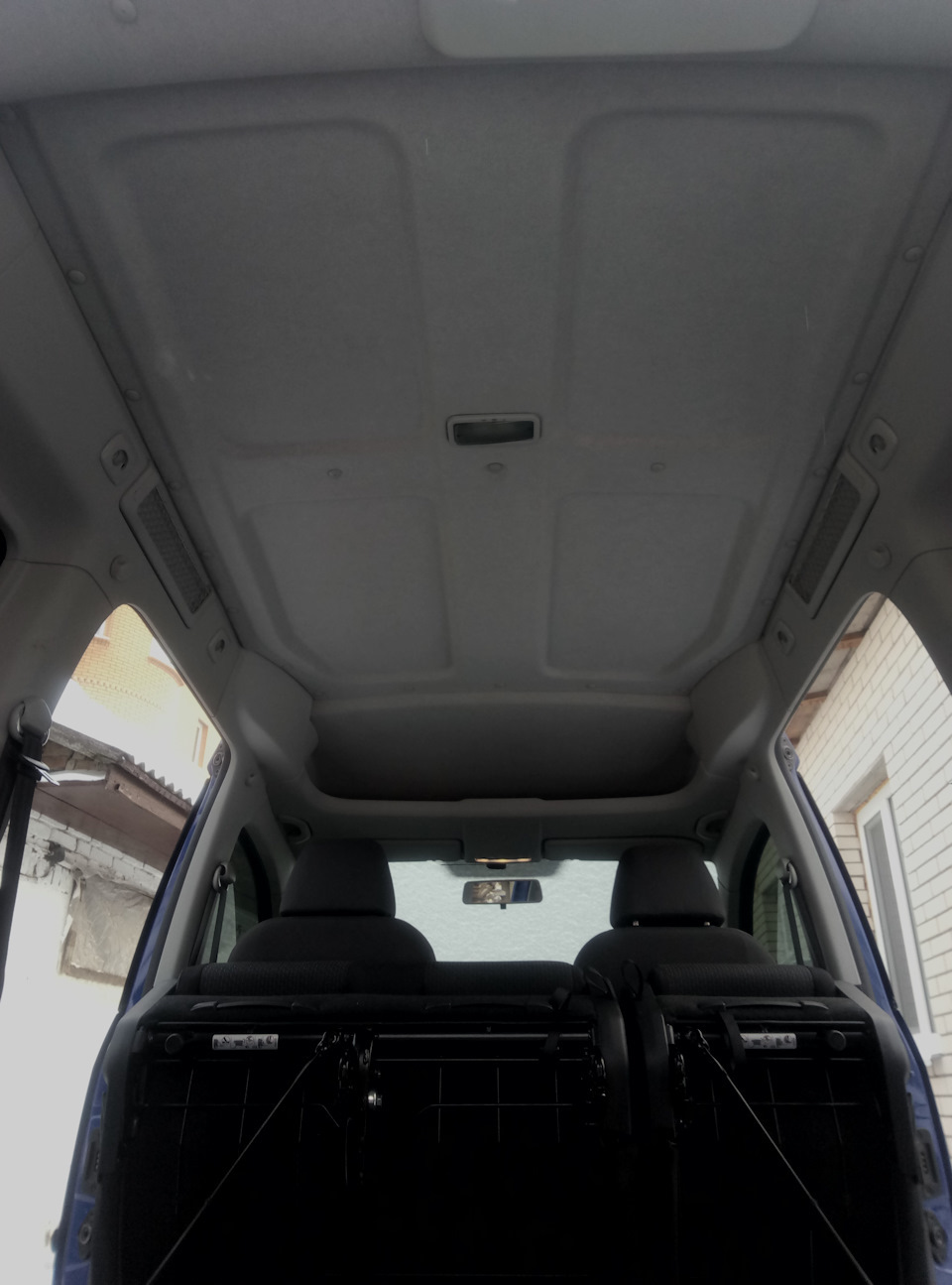 Продам салон ТЕМНИЙ Volkswagen Caddy (Кадді) Life 3