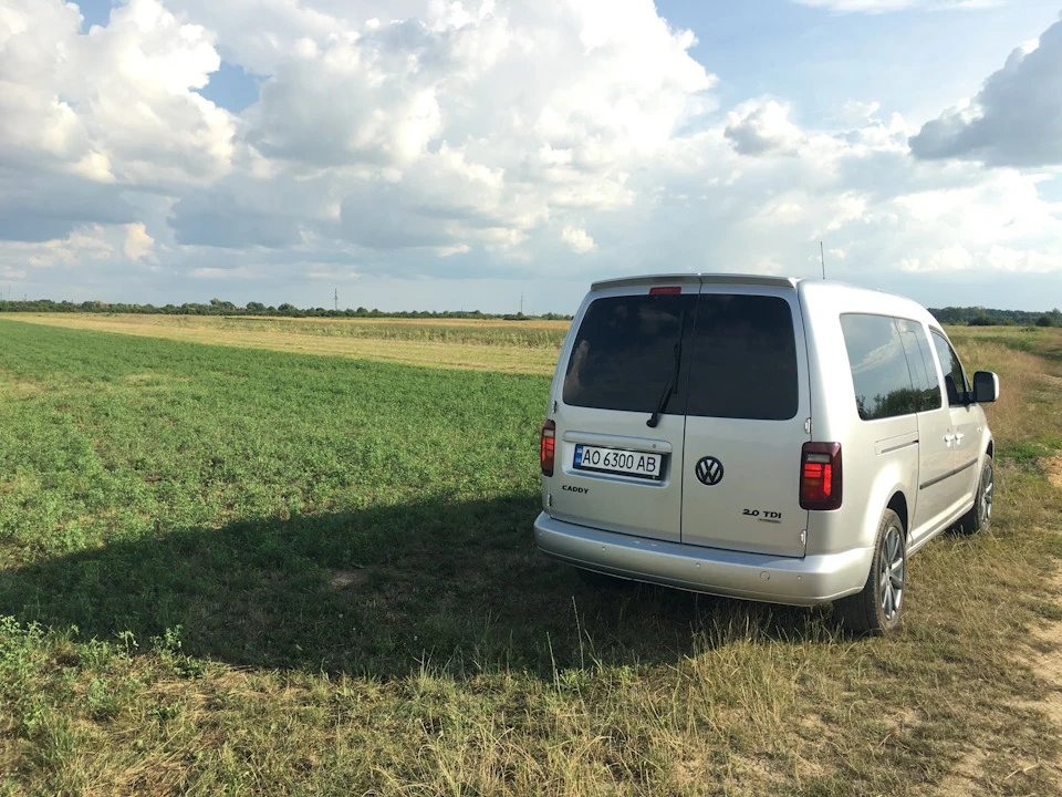 Номірна рамка, опора номера, підсвічування номера