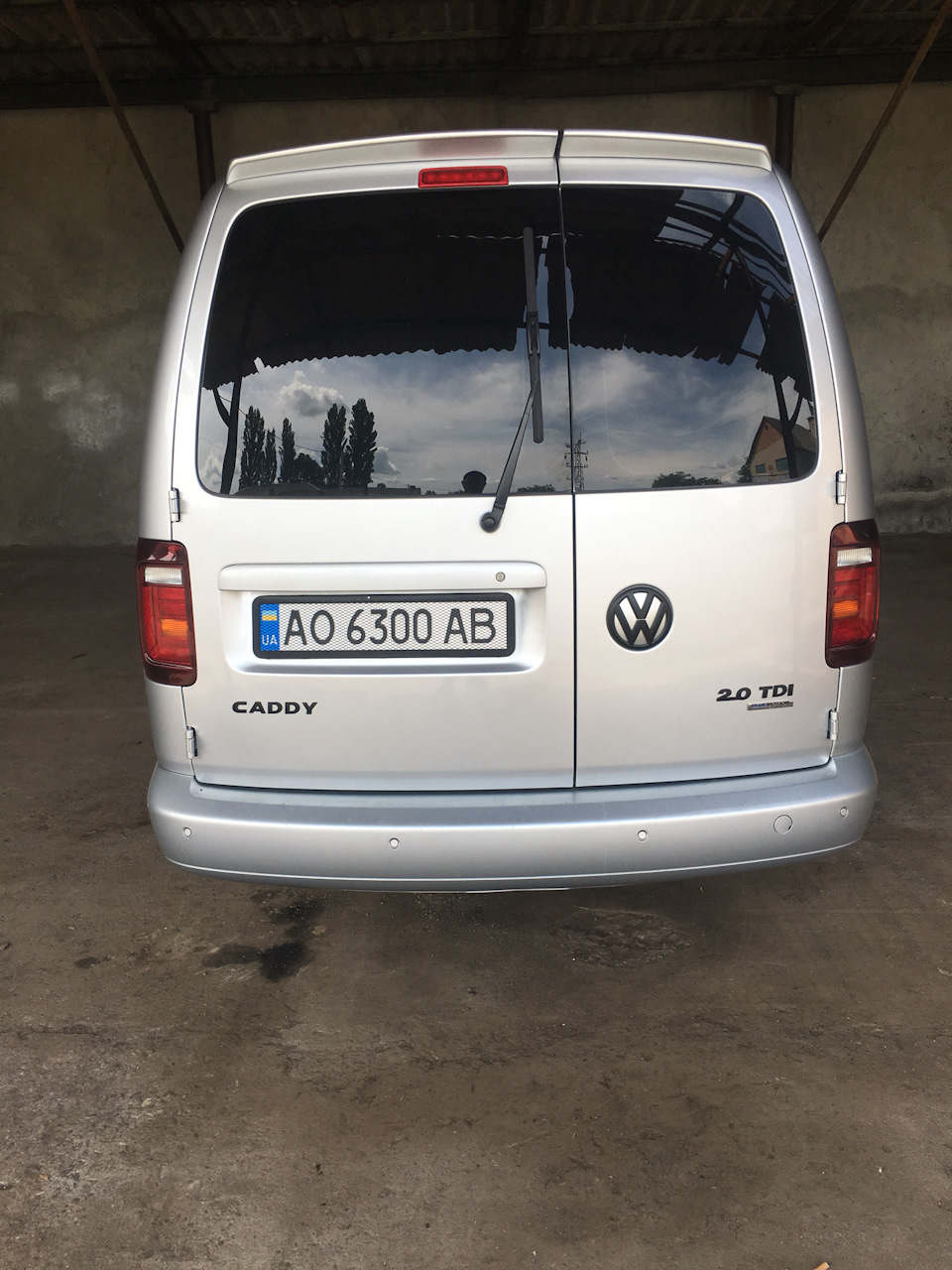 Нові ліхтарі Caddy, чорні значки, спойлер 1