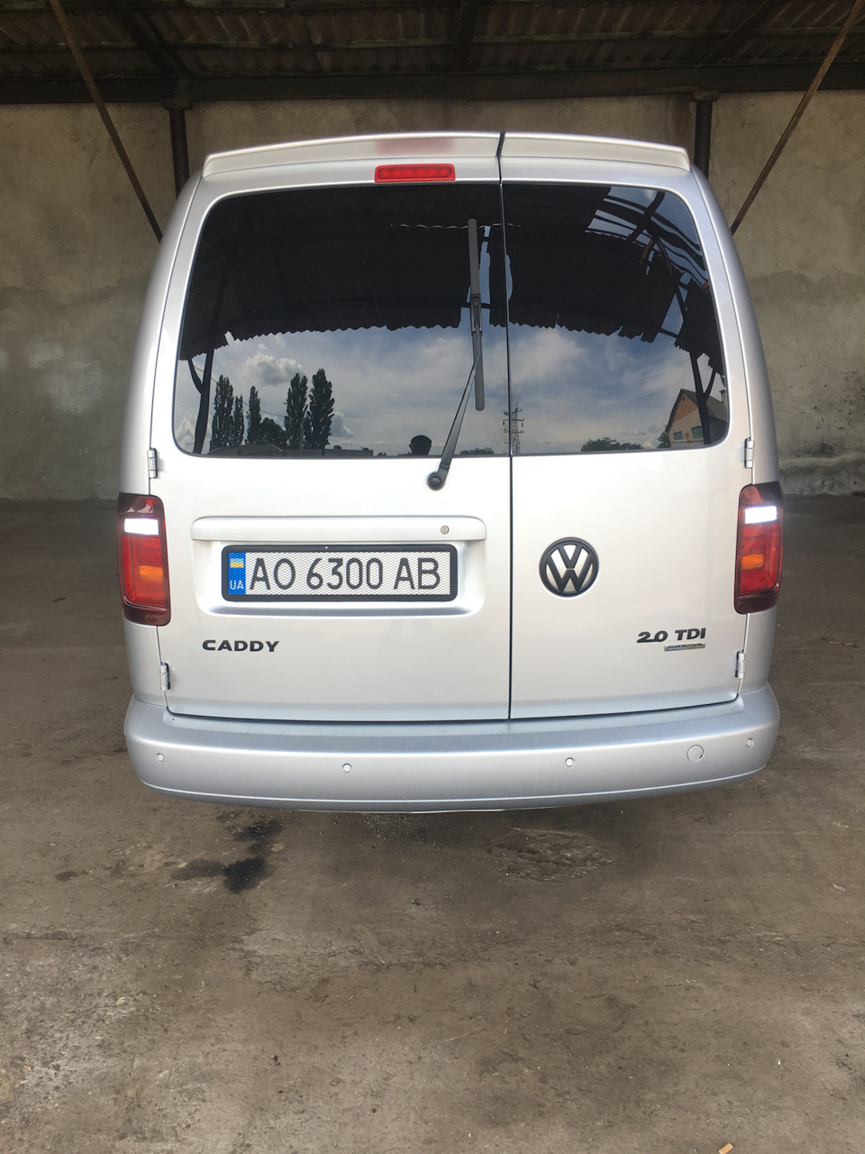 Нові ліхтарі Caddy, чорні значки, спойлер 2