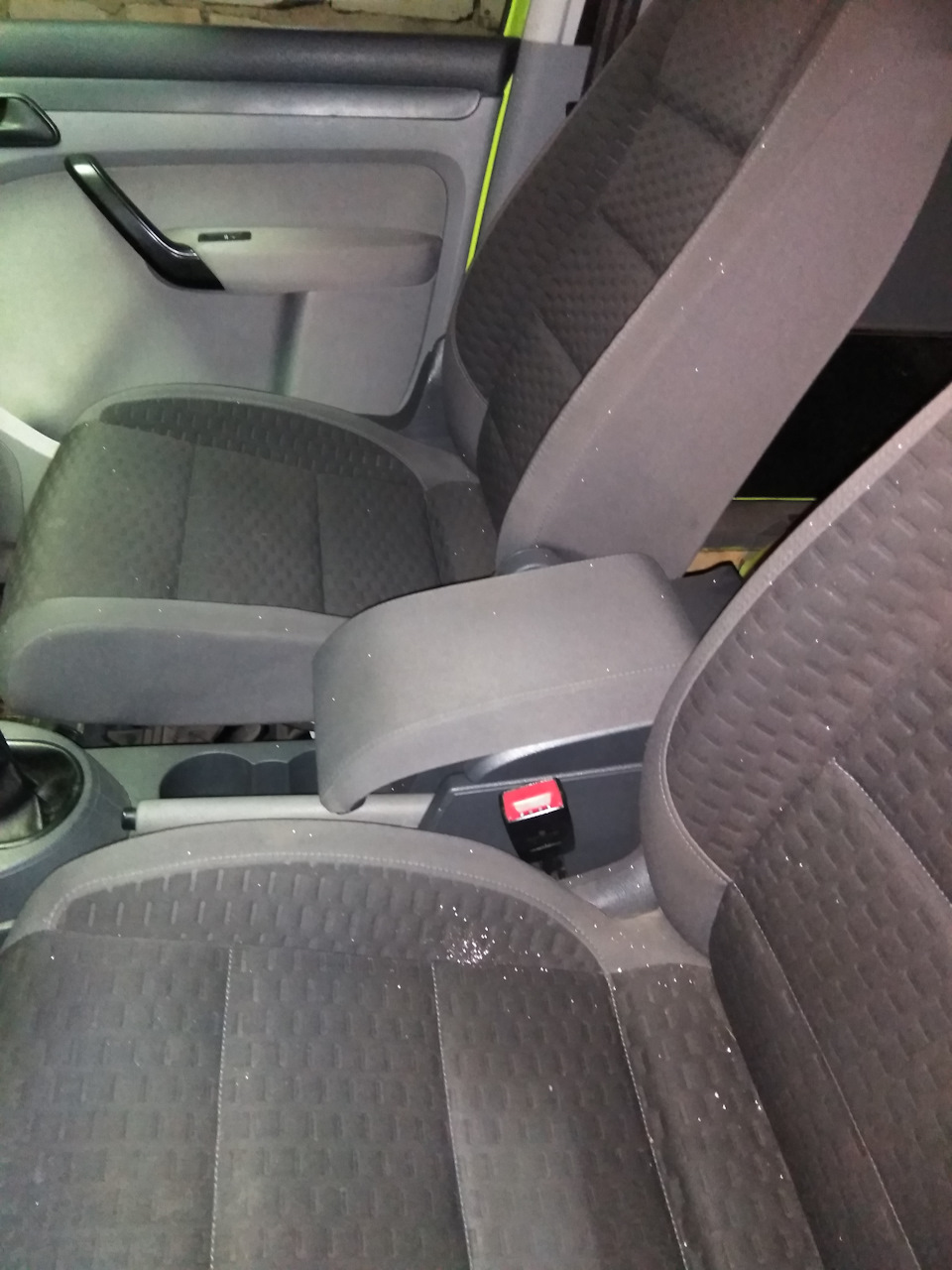Встановив підлокітник vw Touran 4