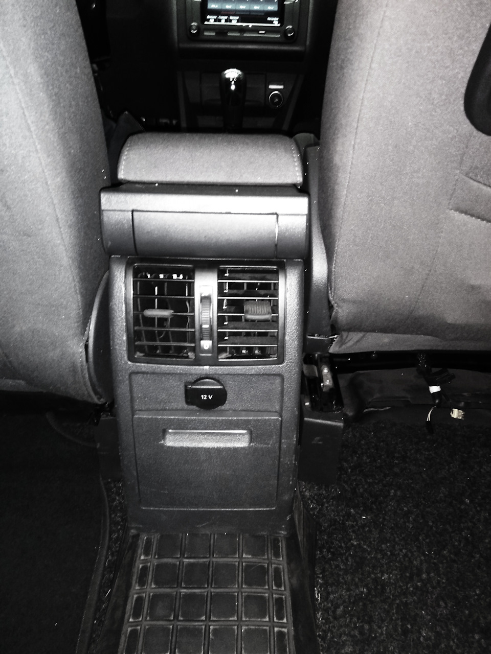 Встановив підлокітник vw Touran 3