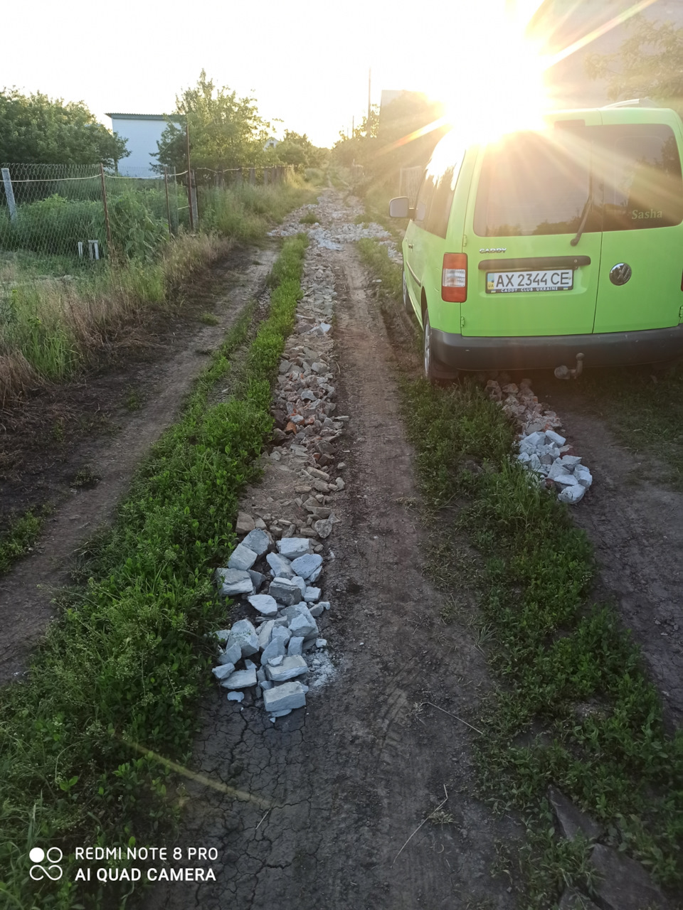 Заміна лампи стопа, хімчистка салону своїми руками, засипка дороги! 5