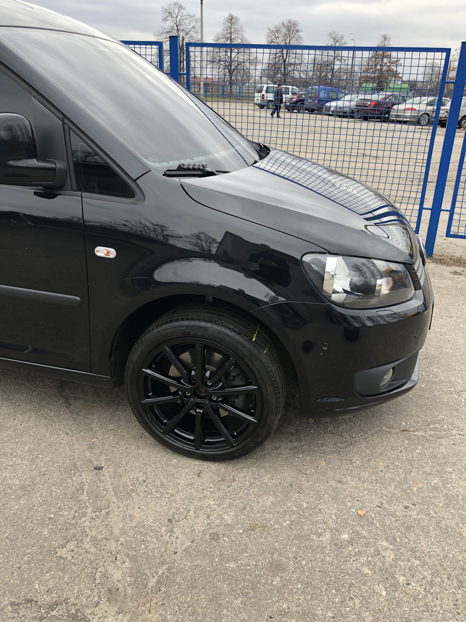 VW Caddy примірка R18 3