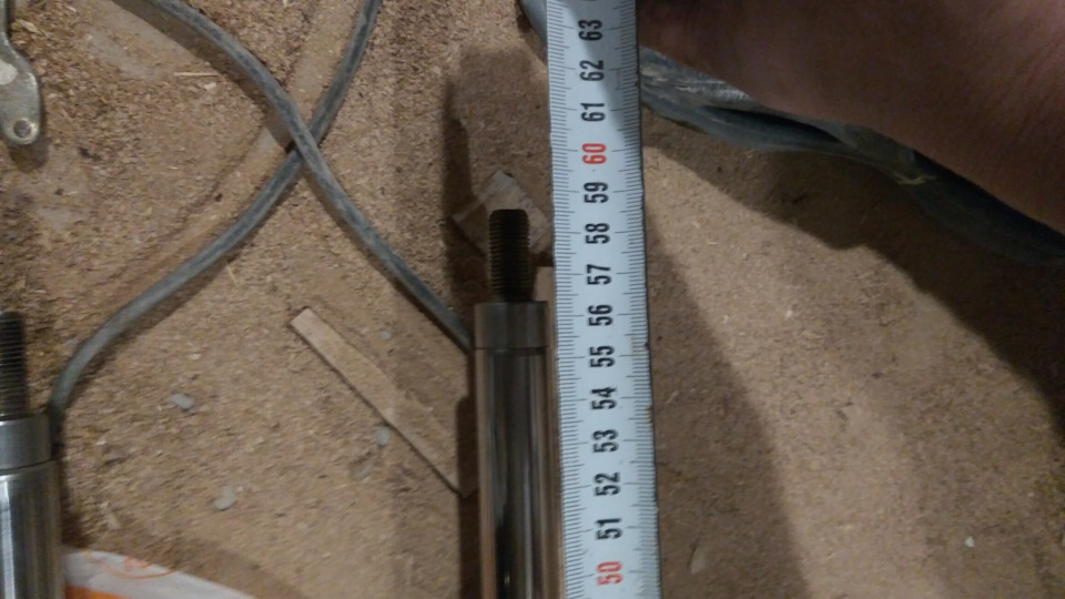 Амортизатор 1T0 413031 HQ ---- 585 мм 1