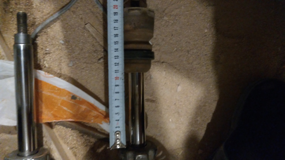 Амортизатор 1T0 413031 HQ ---- 585 мм 2
