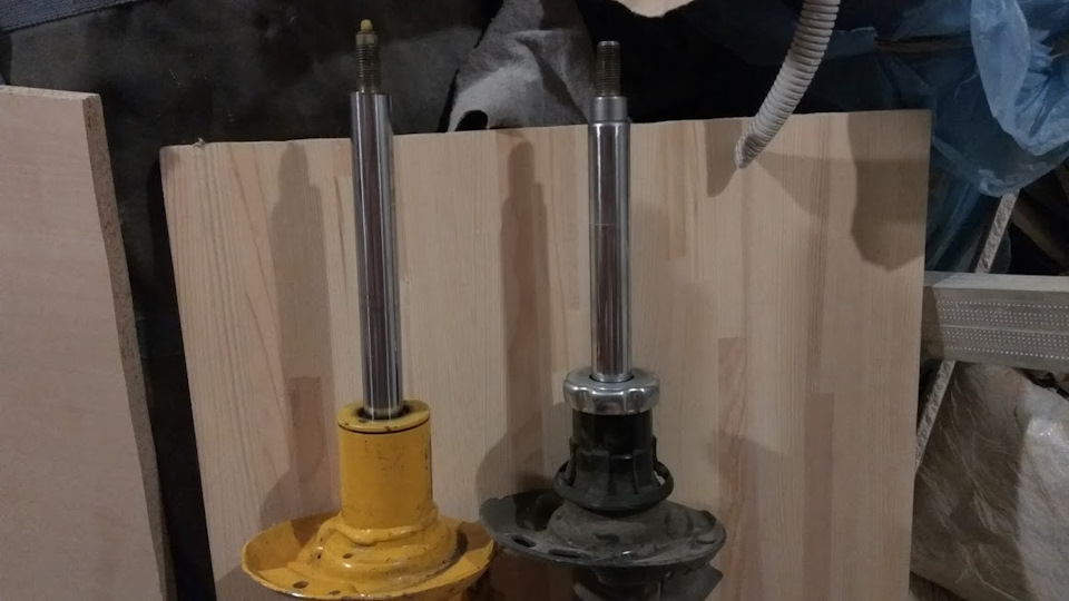Амортизатор Koni 8710-1431Sport (Ø 55 mm) та Аміки від Q3 5N0 413 031 AE 3