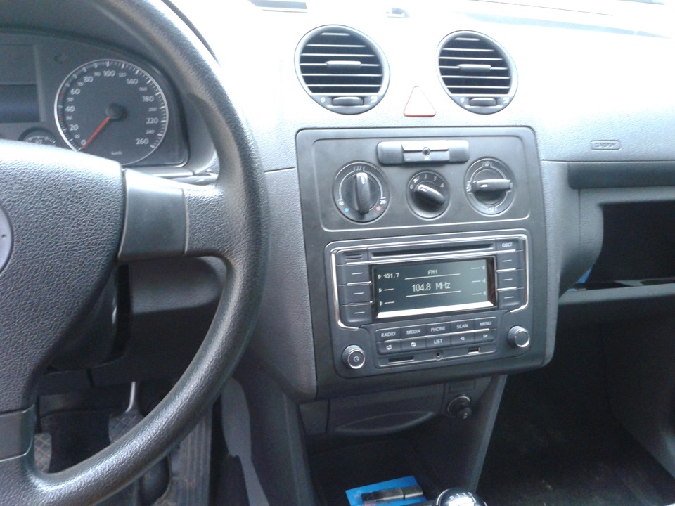 Магнітол RCD 320 3