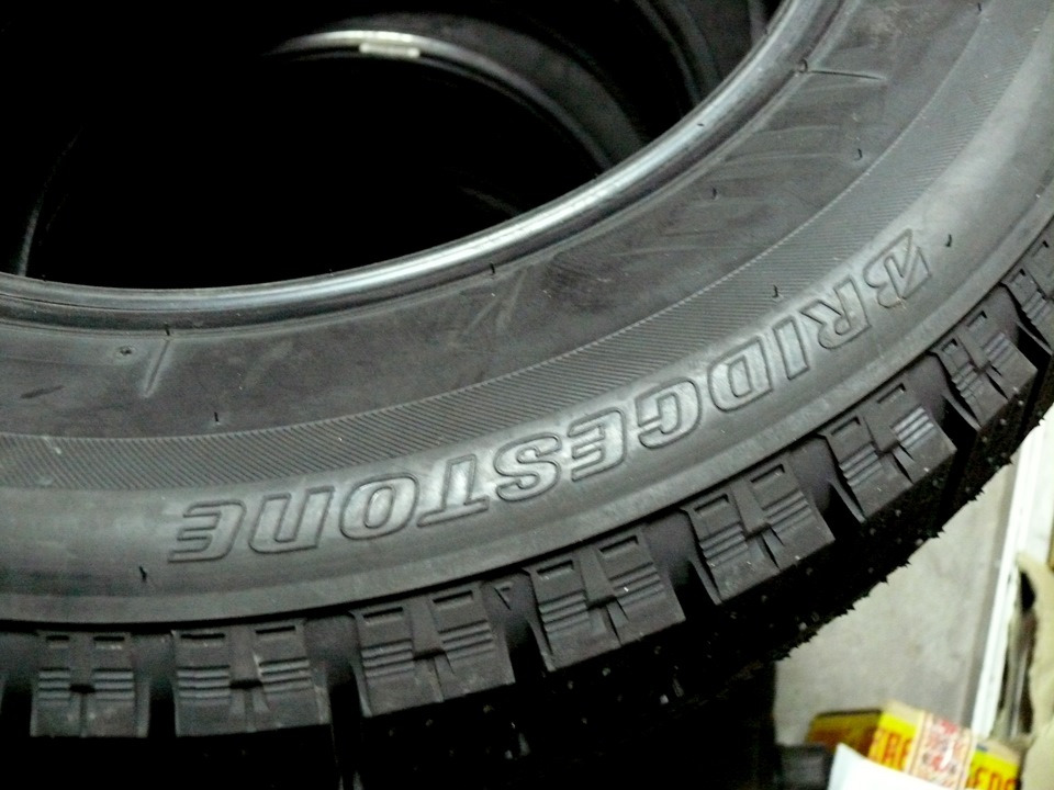 #14 Зимова гума Bridgestone Blizzak VRX 205/65 R16 5