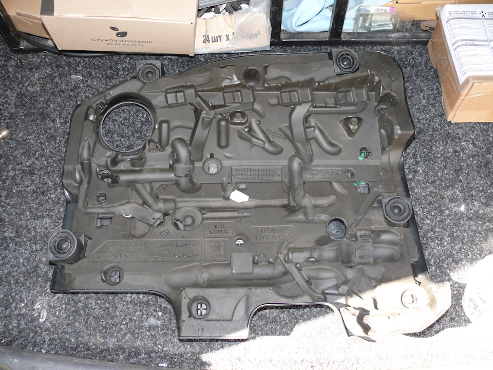 #42 Кришка двигуна VW 03L103925R 2