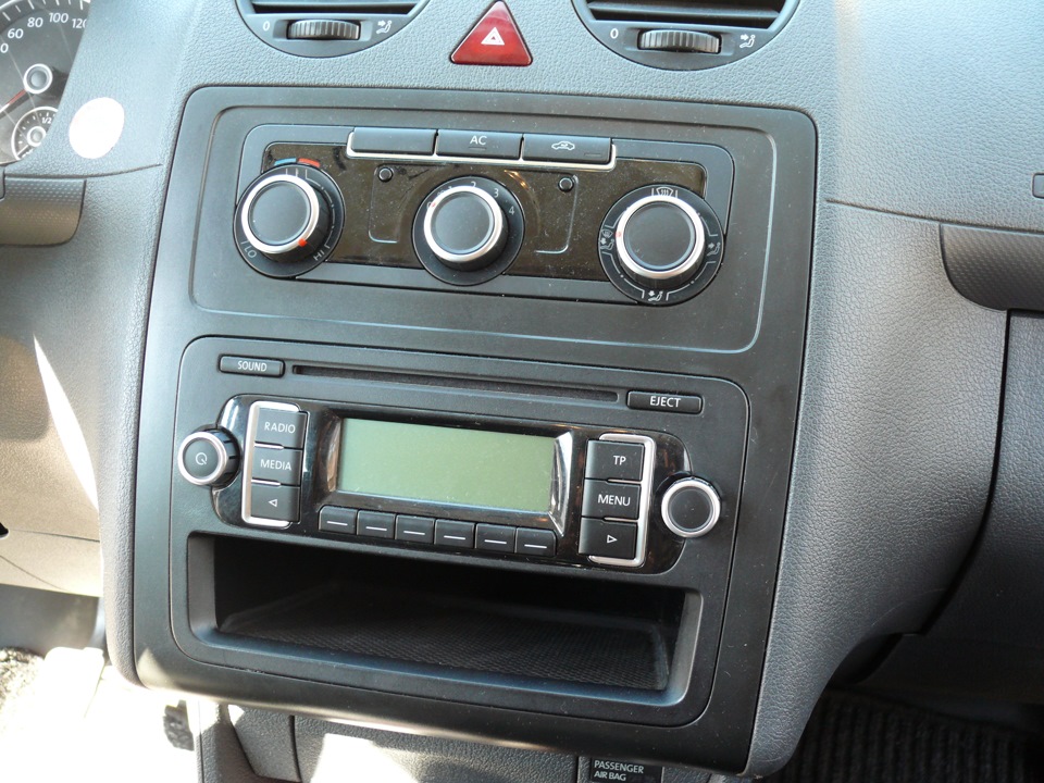 #5 Штатна магнітола BOSCH RCD-310 2