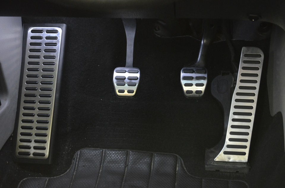 Накладки на педалі GTI 4