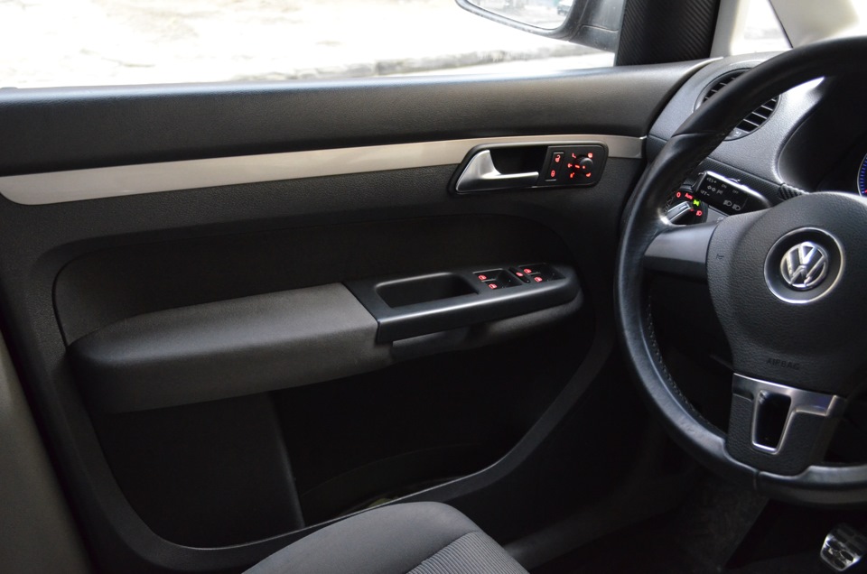 Передні картки від VW Touran 3