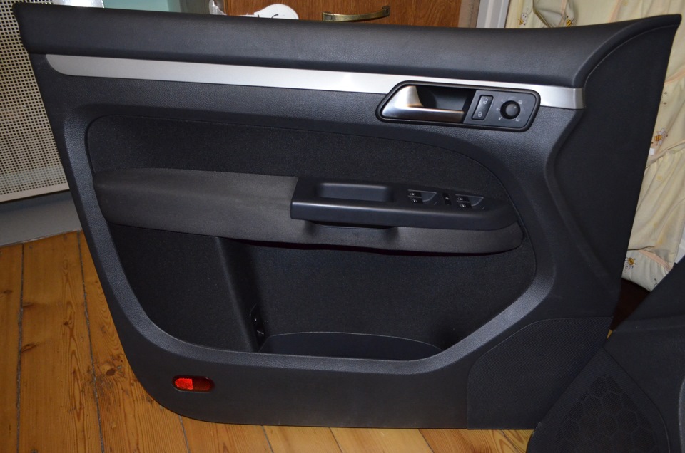 Передні картки від VW Touran 2