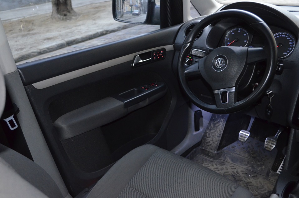 Передні картки від VW Touran 5