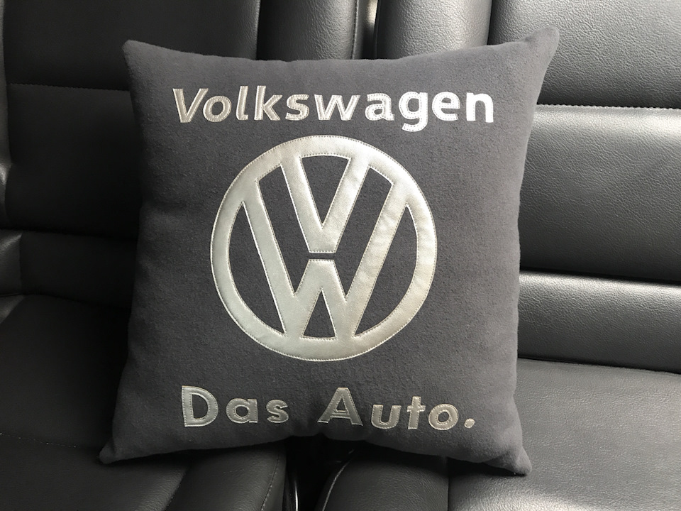 Подушка VW. Das Auto. 1