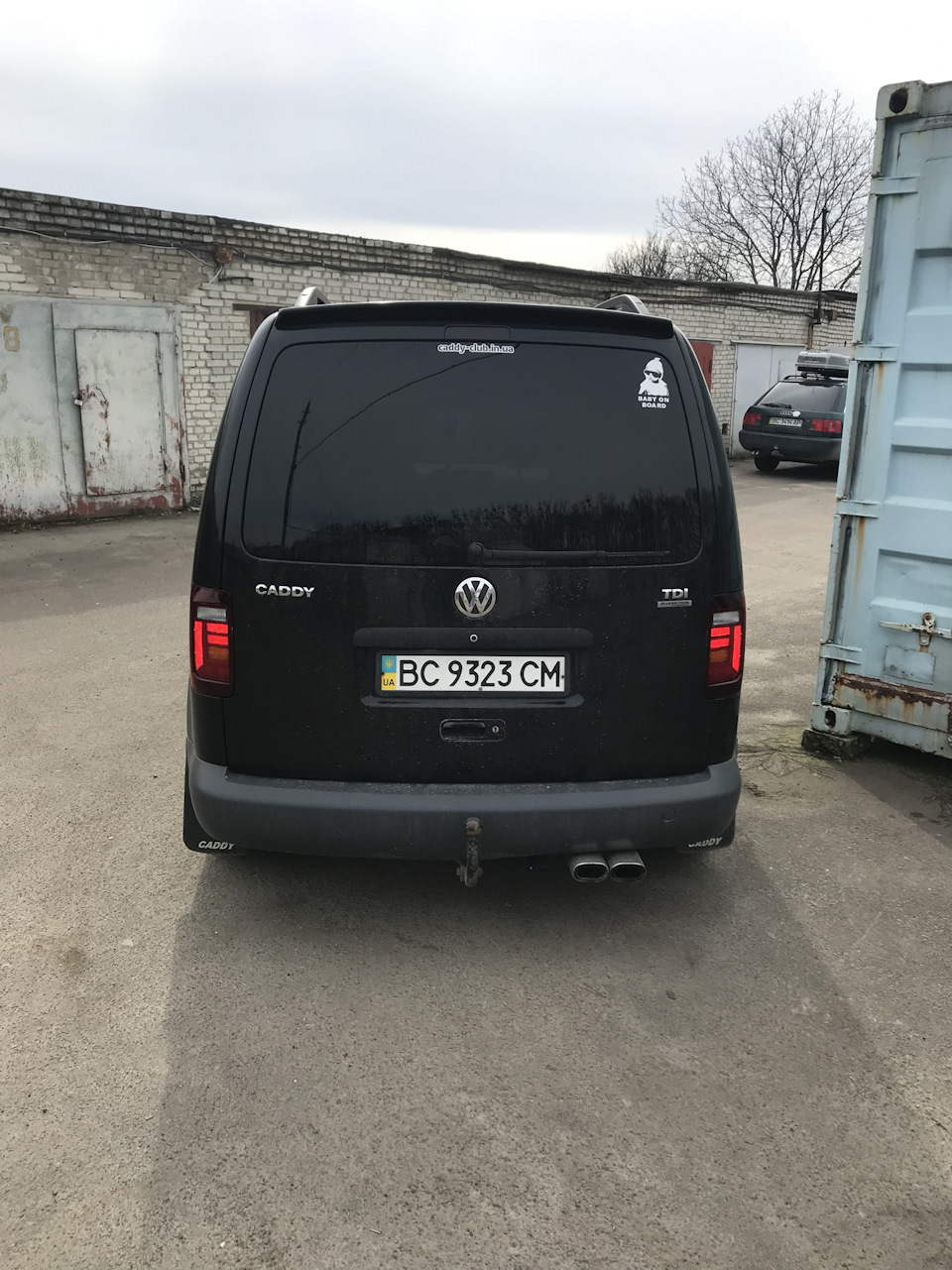 Встановлення ліхтарів від Caddy 4 gen AllTrack 1