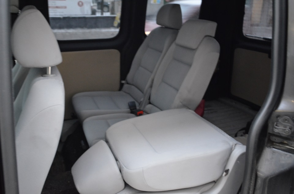 Встановлення сидінь від VW Touranz 3