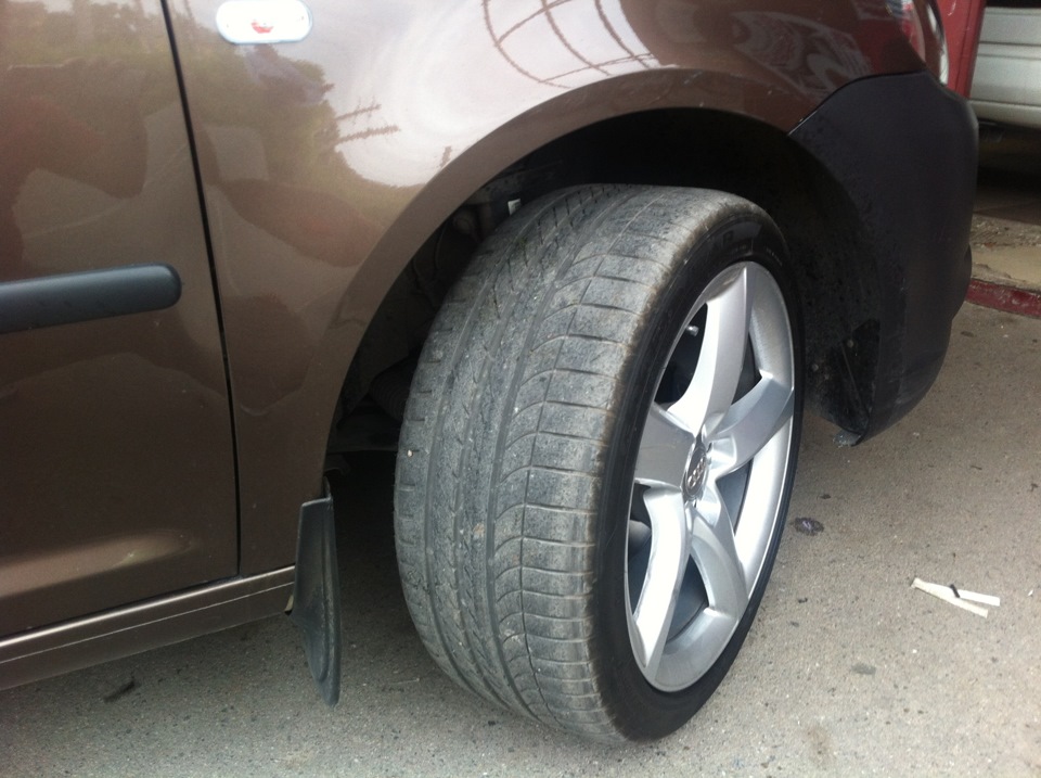 Перші шпійонські фото нових тапків та катків AUDI A8 S-Line 19 *9 GoodYear Eagle F1 255/40 3