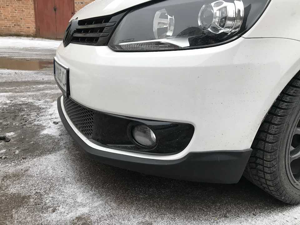 Губа touran cross на caddy бампер 2