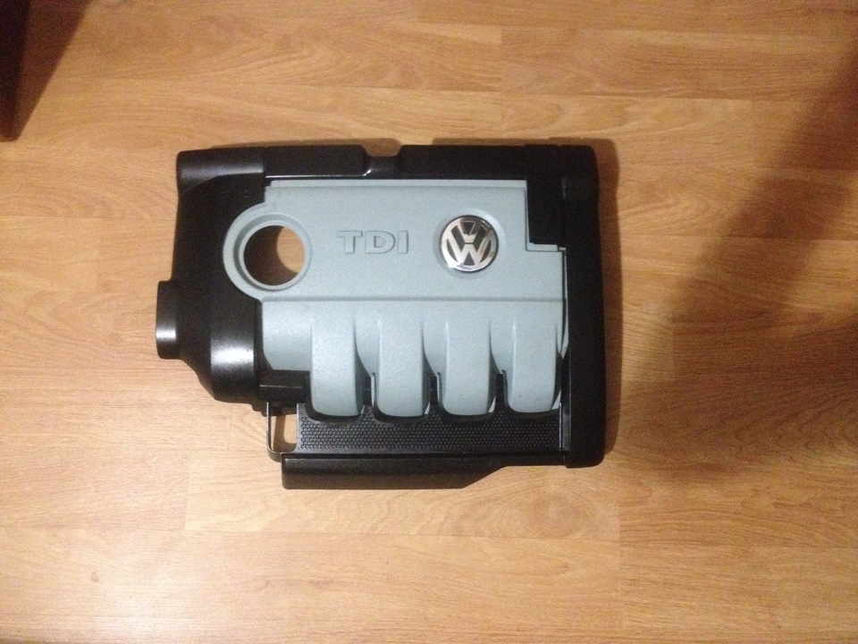 Декоративна кришка двигуна. 1