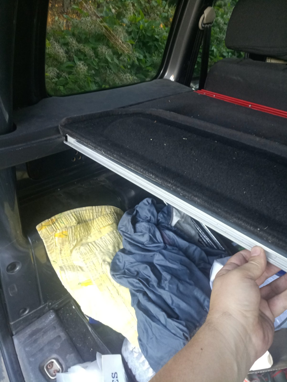 Полиця багажника VW Caddy та радянський карниз 2