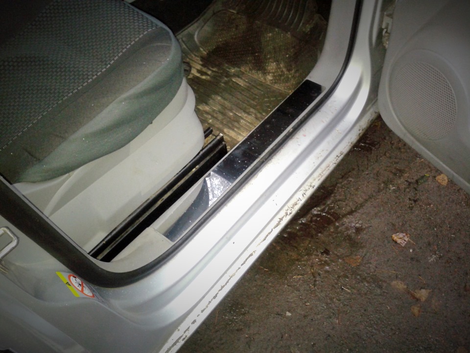 #35 - Накладки порогів CADDY HandMade 3