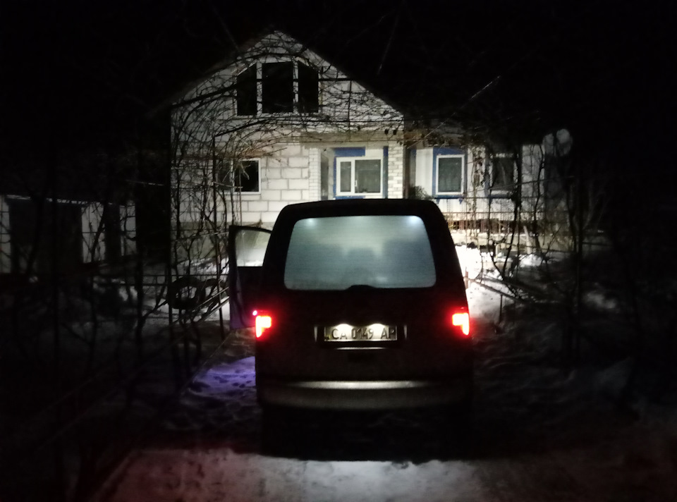 Нові ліхтарі у справі 1